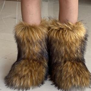 Y2K Fluffy Faux Fur Boots - Brown/Black Après Ski Winter Statement Shoes - Size